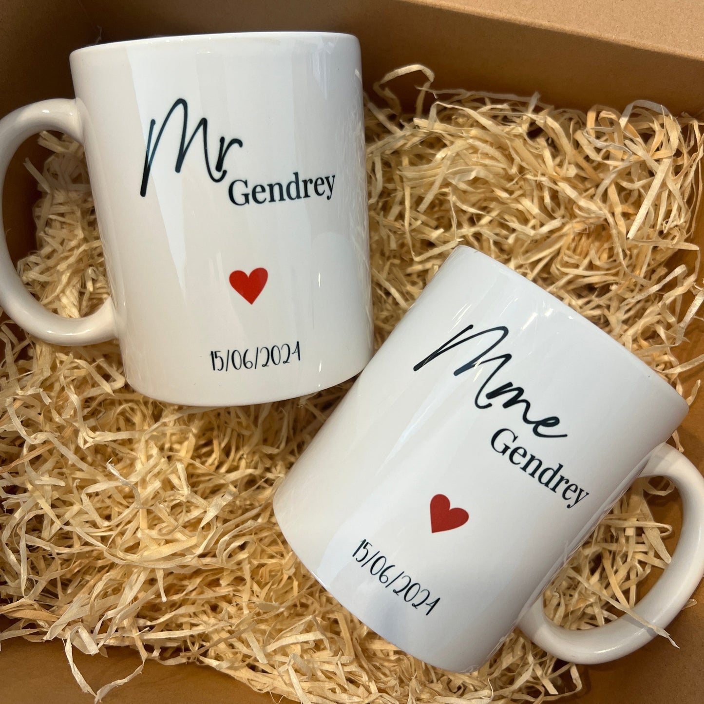 Coffret de 2 mugs personnalisés mariage/pacs modèle LOVE