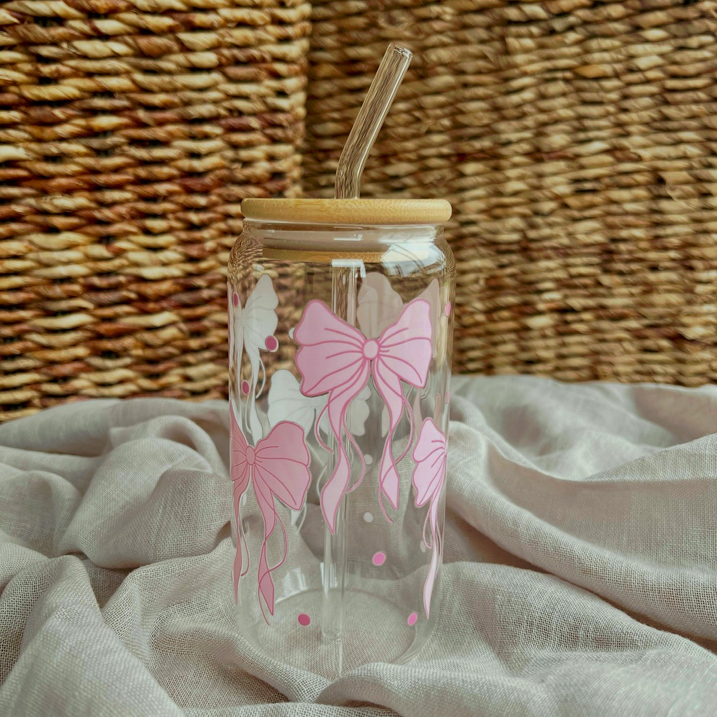 Gobelet en verre avec paille en verre et couvercle en bambou - Nœuds modèle 1